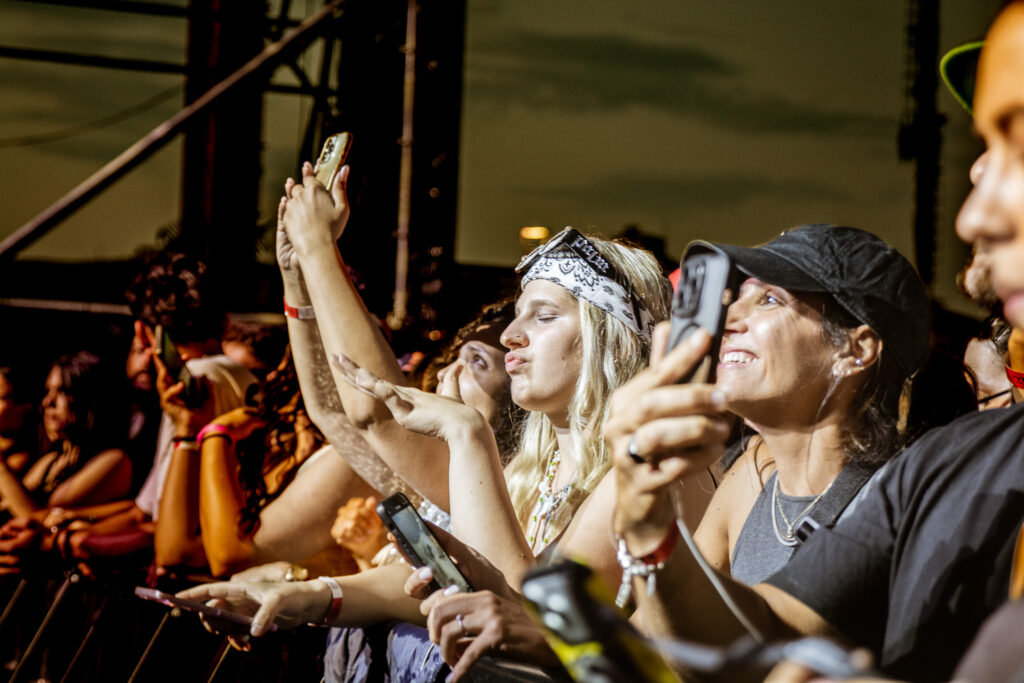 Sean Paul fan and crowd during his live performance in Milan, Italy, at Kozel Carroponte, 2026