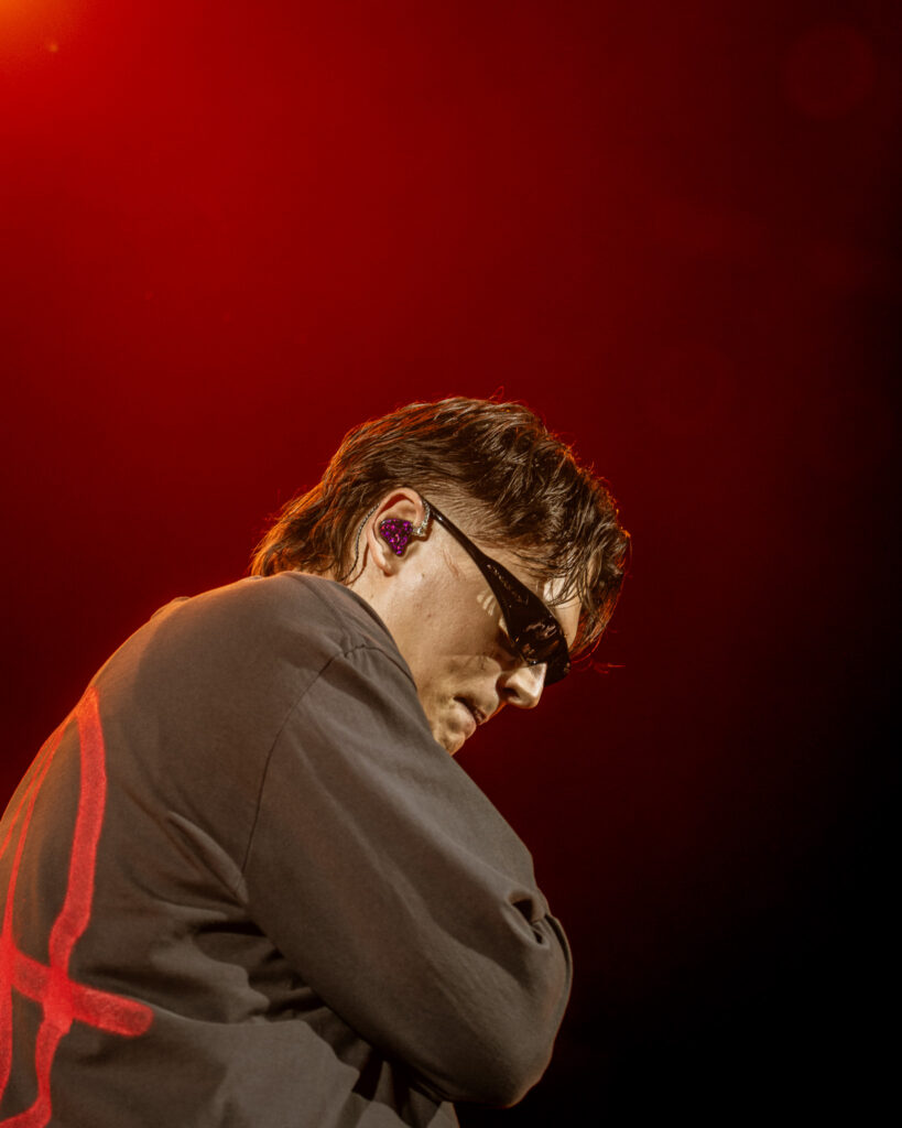 Kid Yugi facing down during his live performance